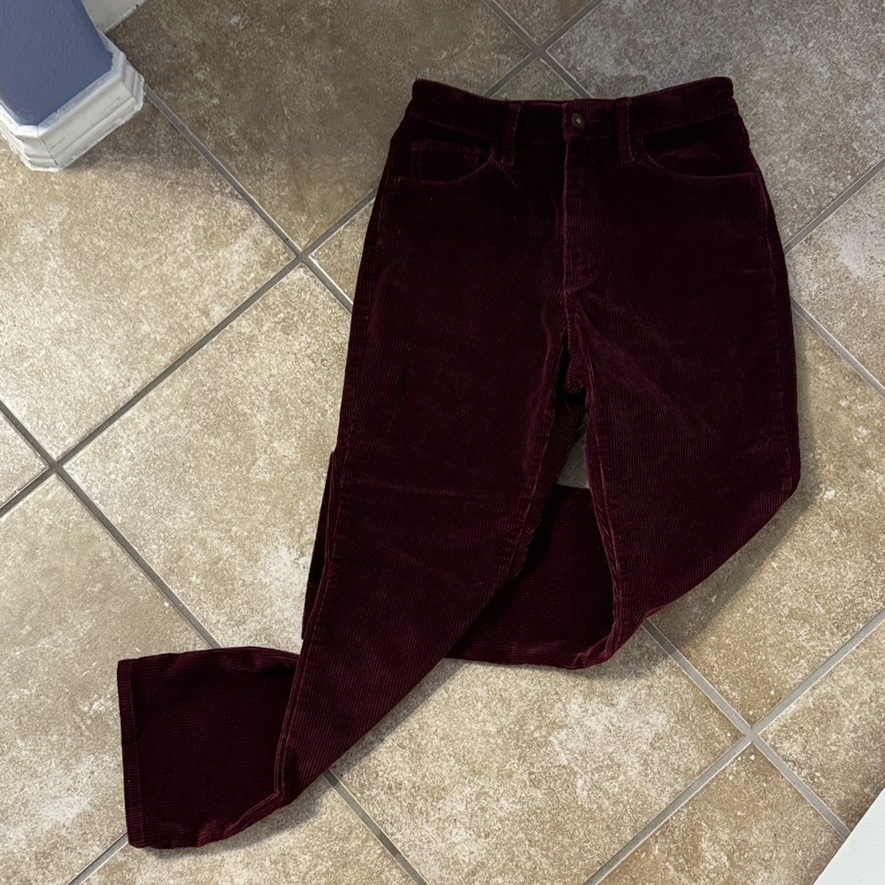Universal Thread Rich Burgundy Corduroy High Rise Ankle Boot Cut pants size 4R